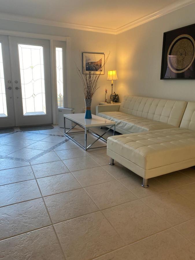 This Homestay Oasis Is The Cape'S Best Place To Stay Cape Coral Exterior foto